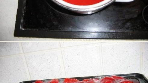 шоколадные пирожные с клубникой в желе