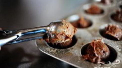 шоколадные пирожные в сливочной глазури