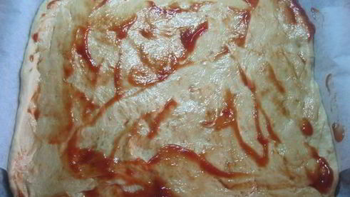 домашняя толстая пицца с грибами