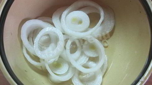 домашняя толстая пицца с грибами