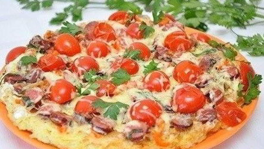 Рецепт картофельной пиццы с колбасками