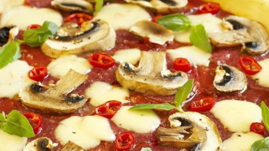 Рецепт картофельной пиццы с салями