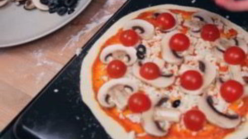 легкая пицца с хрустящей корочкой