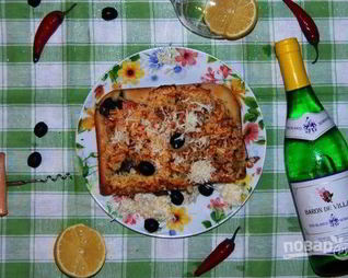 Пицца из пирожкового теста