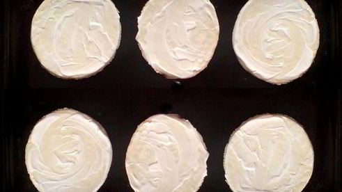 пицца мини из слоеного теста