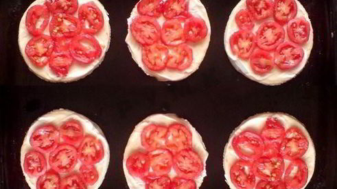 пицца мини из слоеного теста