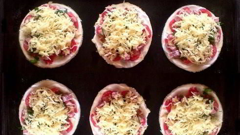 пицца мини из слоеного теста