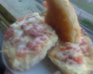 Пицца на готовом дрожжевом лаваше