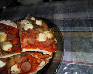 Пицца на основе из тонкого теста