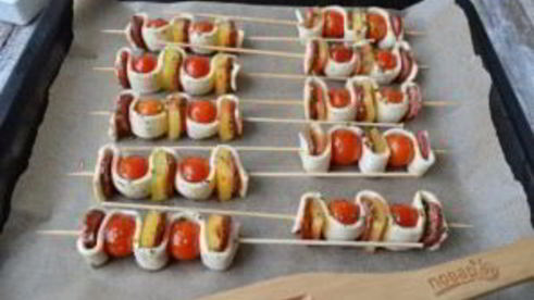 пицца на шпажках