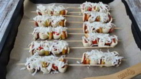 пицца на шпажках