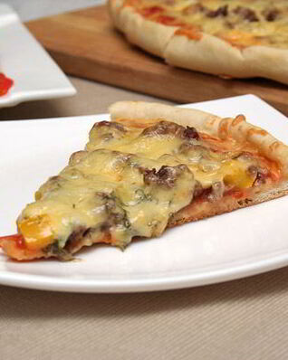 Пицца с фаршем по-домашнему