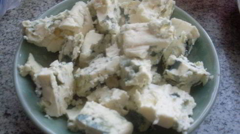 пицца с карамелизированным луком и яблоками