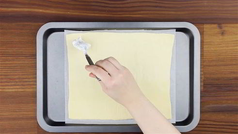 пицца с красной рыбой