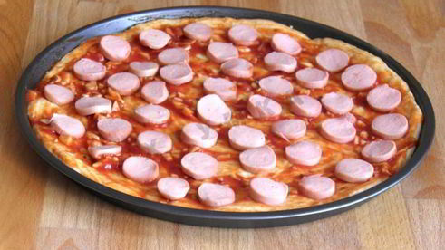 пицца с сосисками и сыром