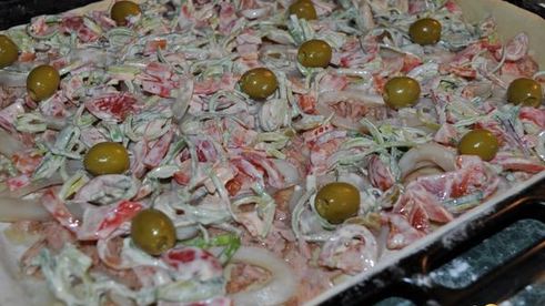 пицца с тунцом и кальмарами