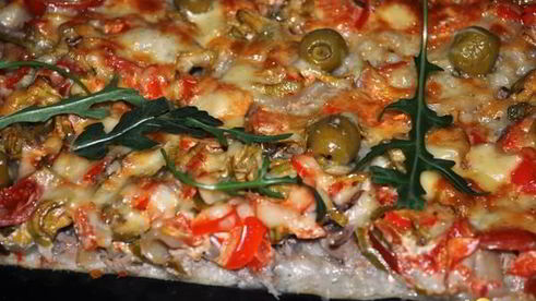 пицца с тунцом и кальмарами