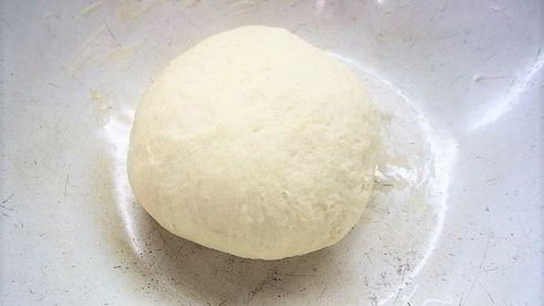 пицца с ветчиной, инжиром и козьим сыром