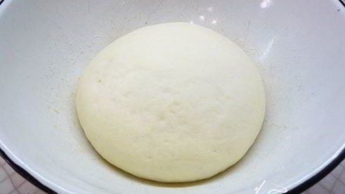 пицца с ветчиной, инжиром и козьим сыром