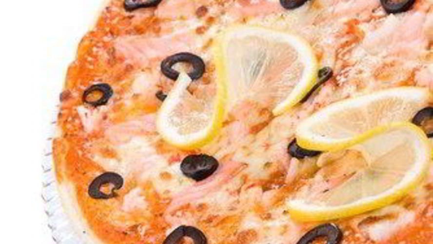 Рецепт пиццы с жареной рыбой и красной икрой