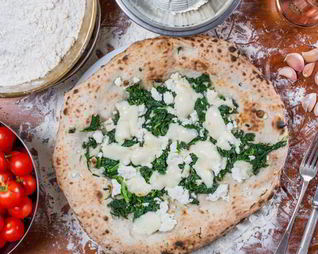 Пицца со шпинатом и рикоттой
