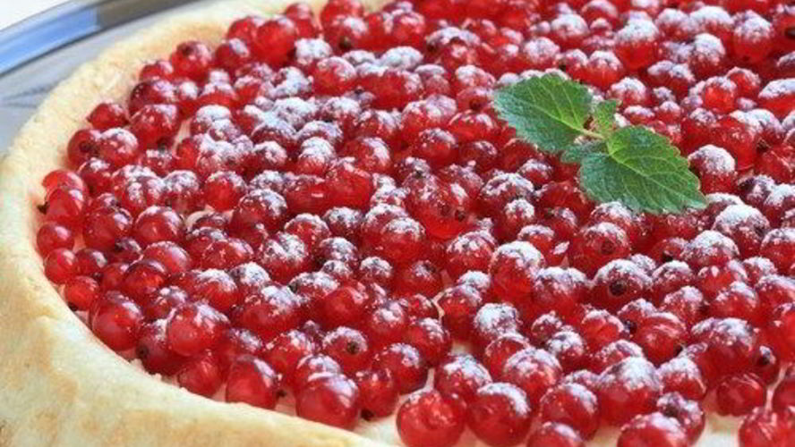 Рецепт сладкой пиццы с красной смородиной