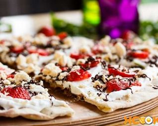 Сладкая пицца