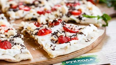 сладкая пицца