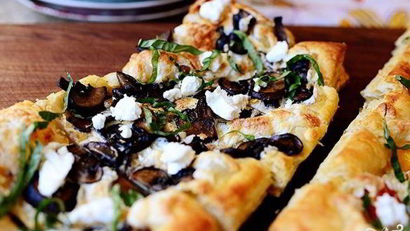 Рецепт Слоеной пиццы с грибами