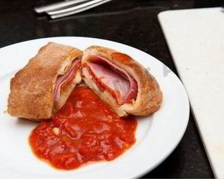 Стромболи — пицца в рулете