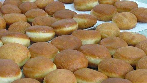 пончики суфганиет — традиционная еврейская выпечка на хануку