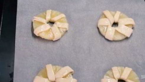 простые слойки с ананасами