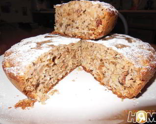 Коврижка с орехами, яблоками и кокосом