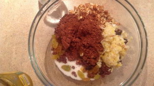 постная коврижка с миндалем, изюмом и черносливом