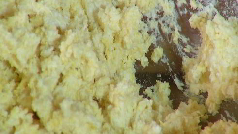 лимонная шарлотка с голубикой