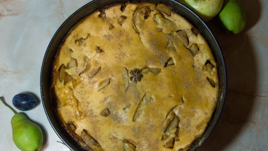 Рецепт медовой шарлотки с яблоками