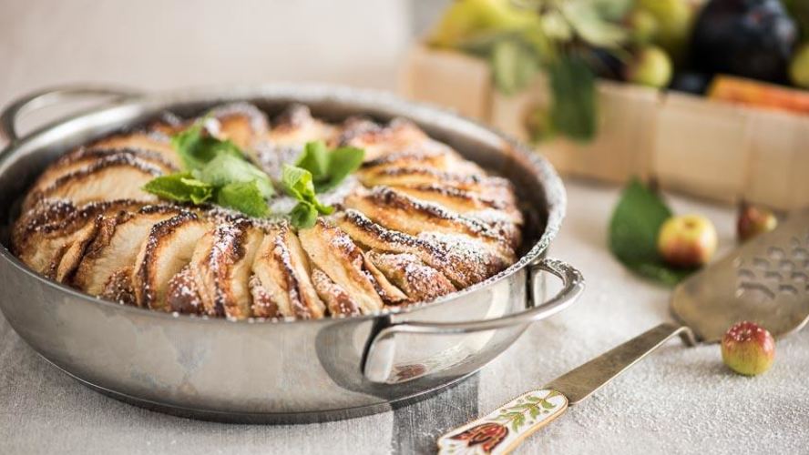 Рецепт нежной творожной шарлотки с яблоками