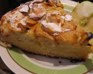 Очень яблочная шарлотка