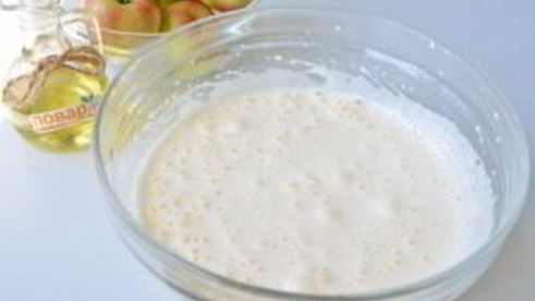 ржаная шарлотка с яблоками