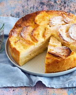 Шарлотка из белого батона с грушами и апельсинами