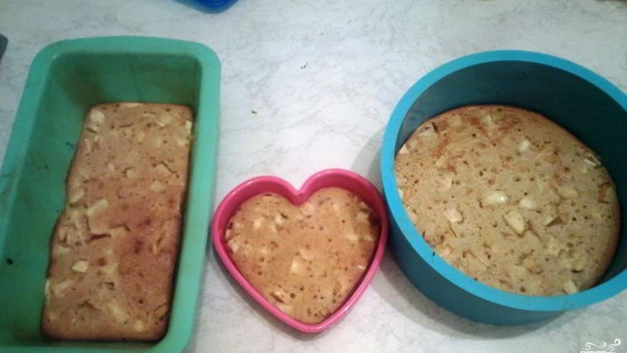 Рецепт шарлотки на ряженке с яблоками