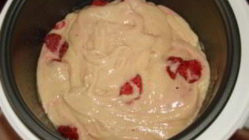 шарлотка с клубникой в мультиварке