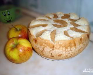 Шарлотка с творогом в мультиварке