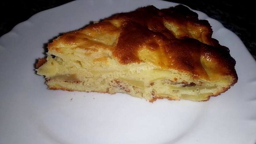 Рецепт шарлотки с яблоками на кефире