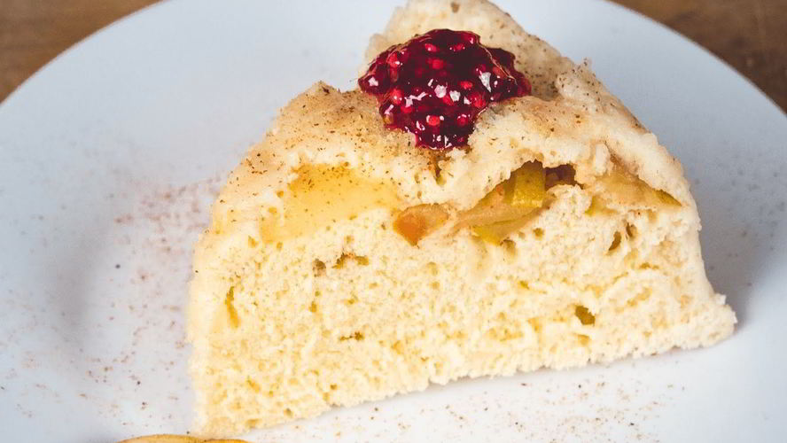 Рецепт шарлотки с яблоками в микроволновке