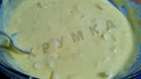шарлотка с яблоками в мультиварке с манкой