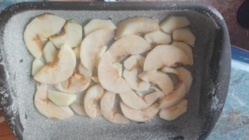 шарлотка с яблоками