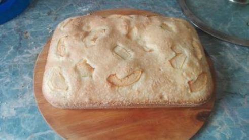 шарлотка с яблоками