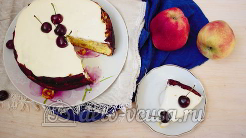 шарлотка со взбитыми сливками