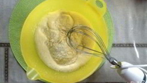 яблочная шарлотка в мультиварке